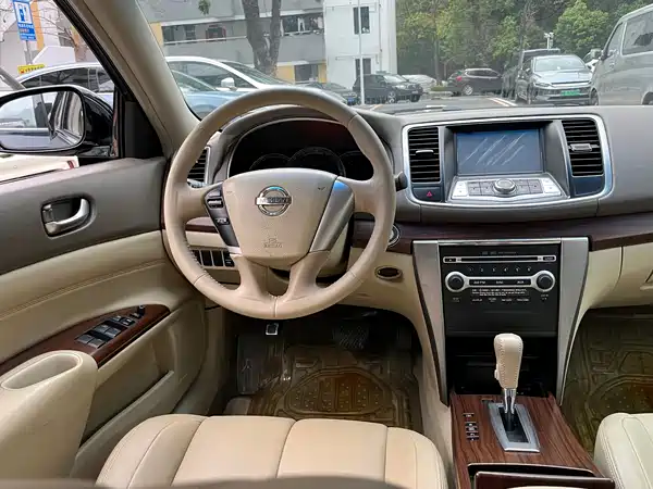 Nissan Teana 2010
