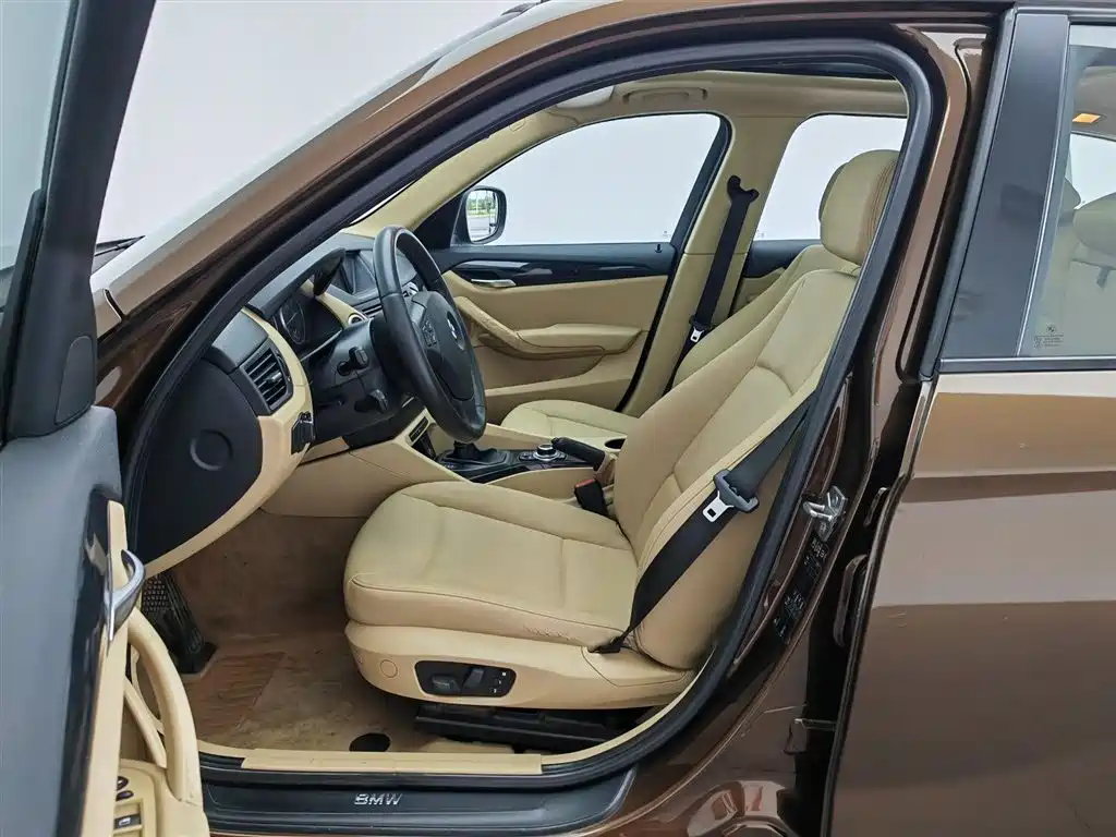 BMW X1 2012 — фото 10