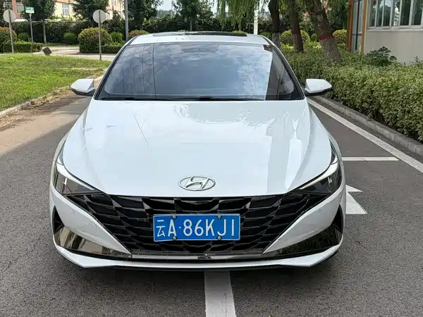 Hyundai Elantra 2023