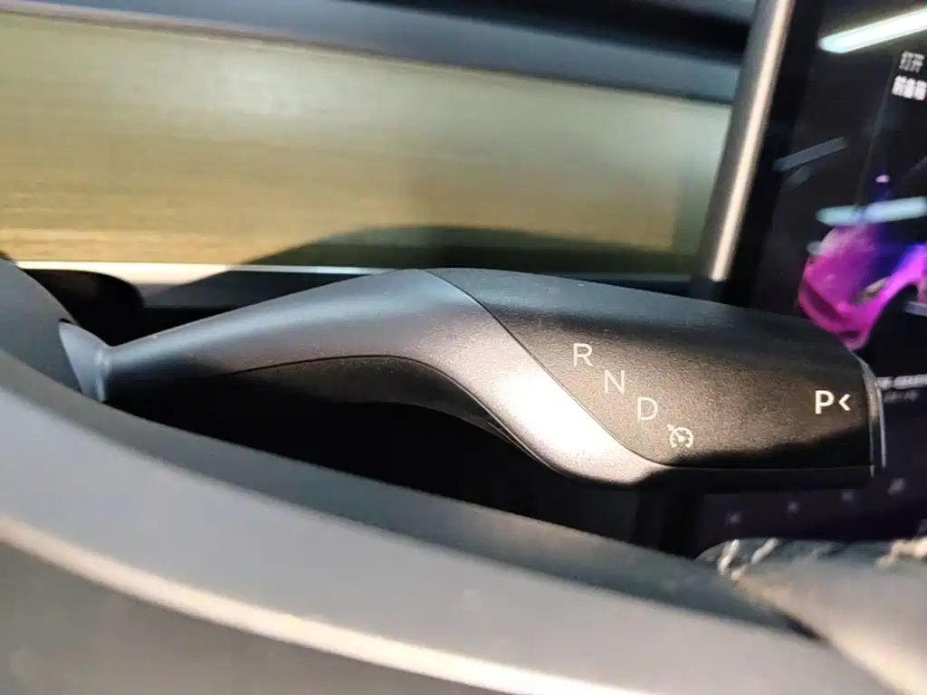 Tesla Model Y 2023 — фото 14