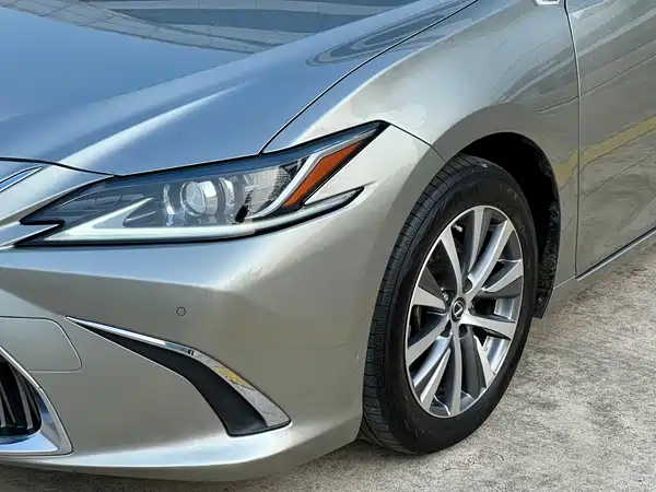 Lexus ES 2018
