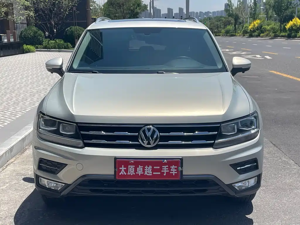 Volkswagen Tiguan L 2017 — фото 2