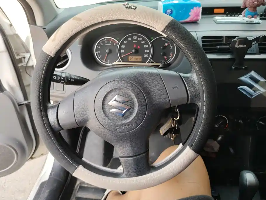 Suzuki Swift 2014 — фото 15