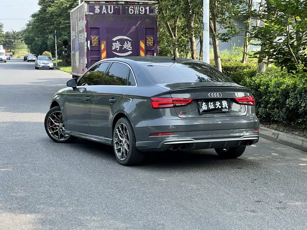 Audi S3 2019 — фото 10