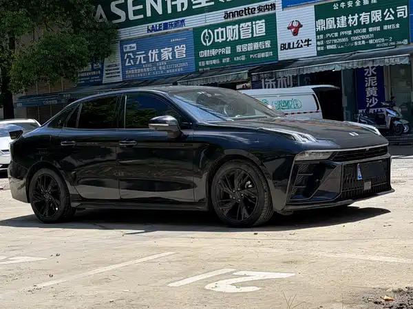 Lynk & Co 03 2023