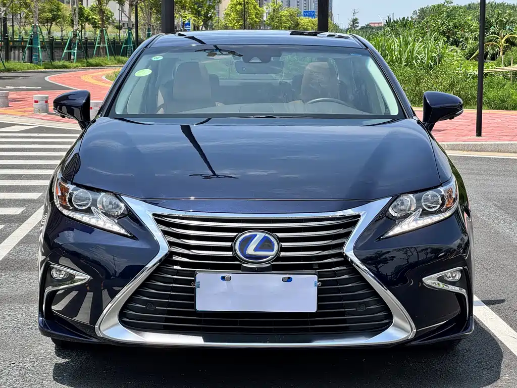 Lexus ES 2017