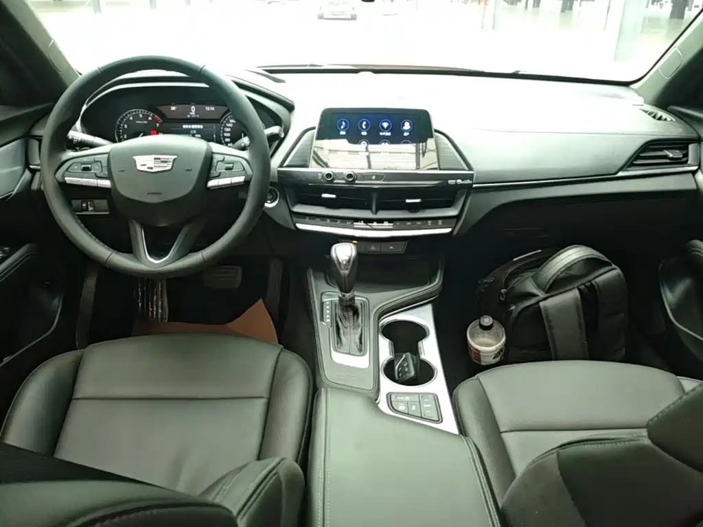 Cadillac CT4 2023 — фото 10