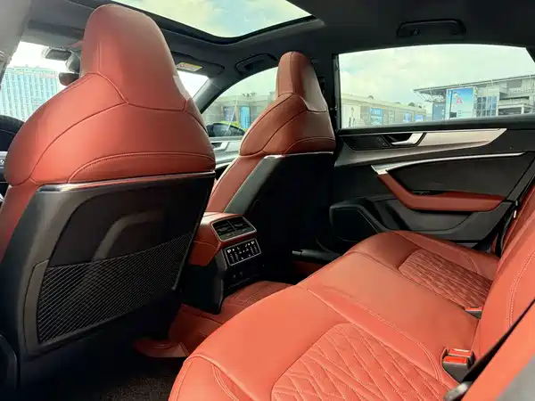 Audi A7L 2024