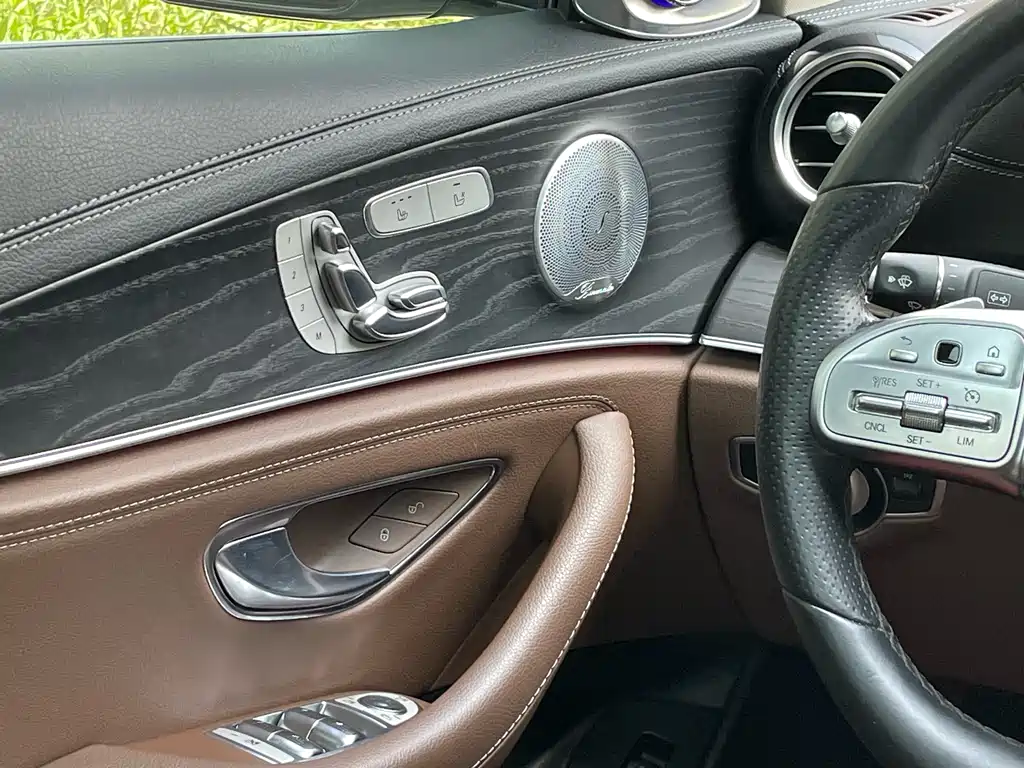 Mercedes-Benz E-Class 2020 — фото 17