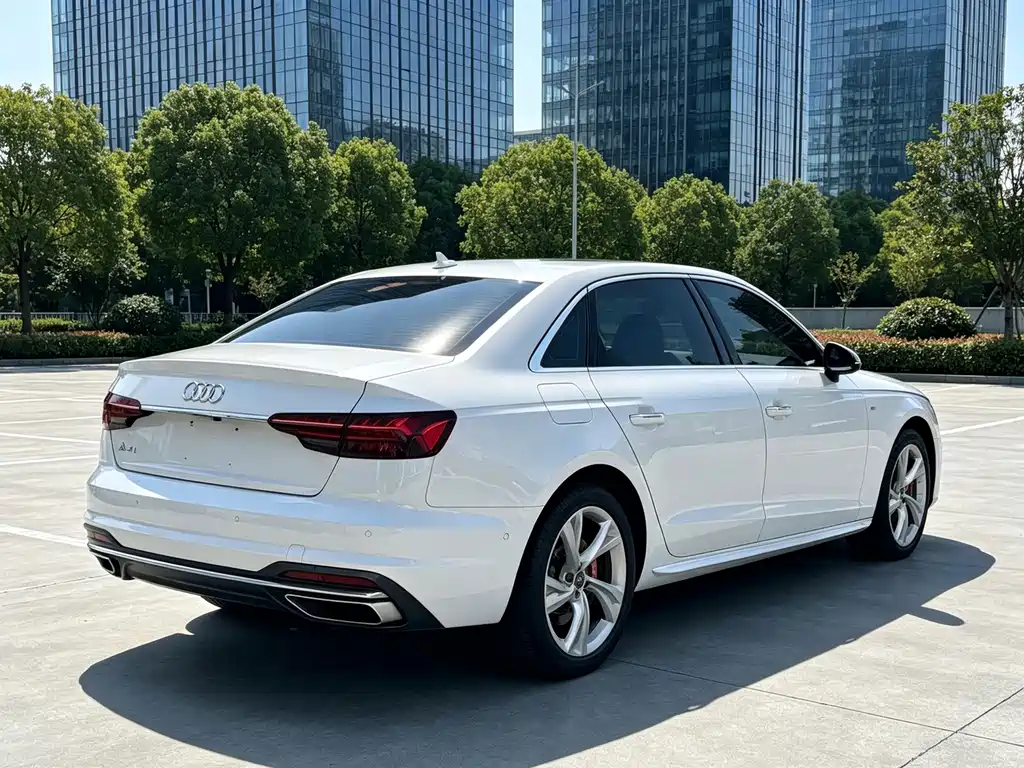Audi A4L 2020 — фото 11