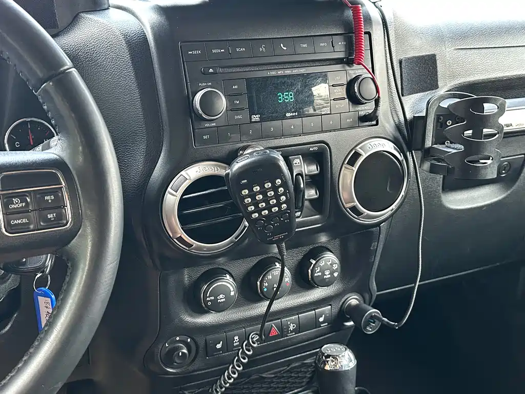 Jeep Wrangler 2018 — фото 14