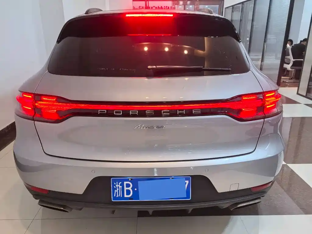 Porsche Macan 2019 — фото 13