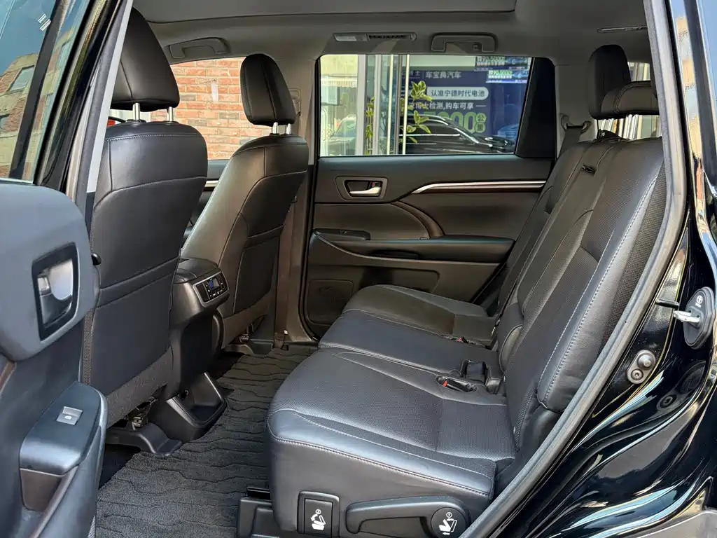 Toyota Highlander 2016