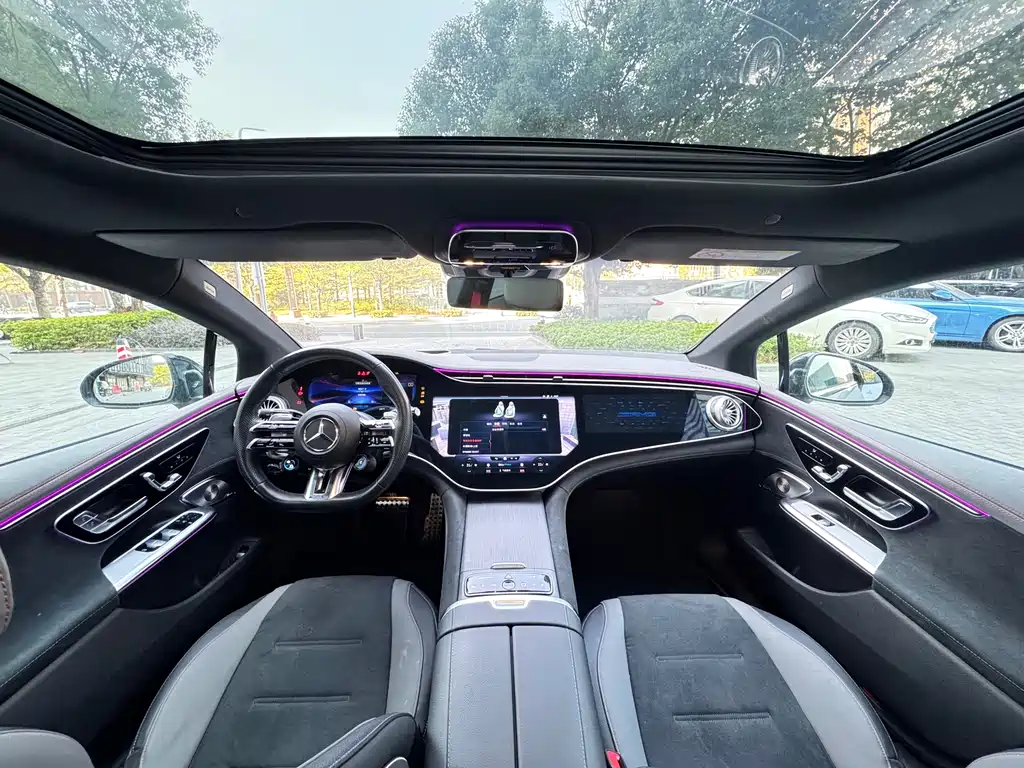 Mercedes-Benz EQE AMG 2023 — фото 17