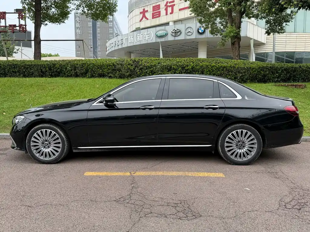 Mercedes-Benz E-Class 2023 — фото 3