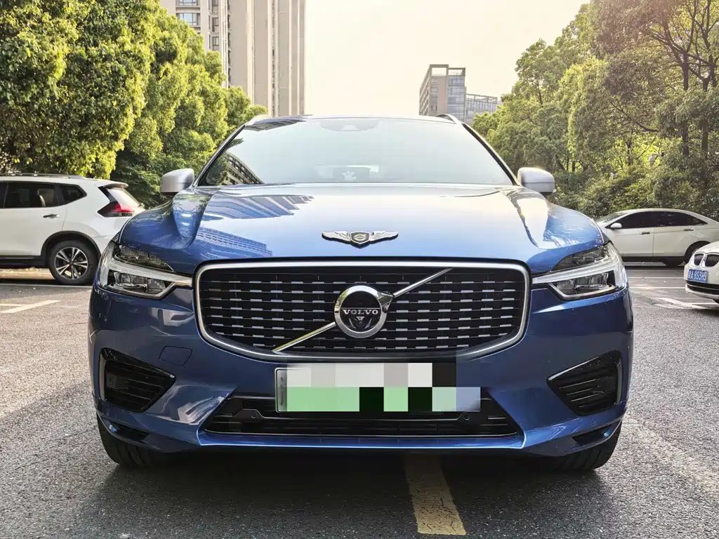 Volvo XC60 PHEV 2020 — фото 2