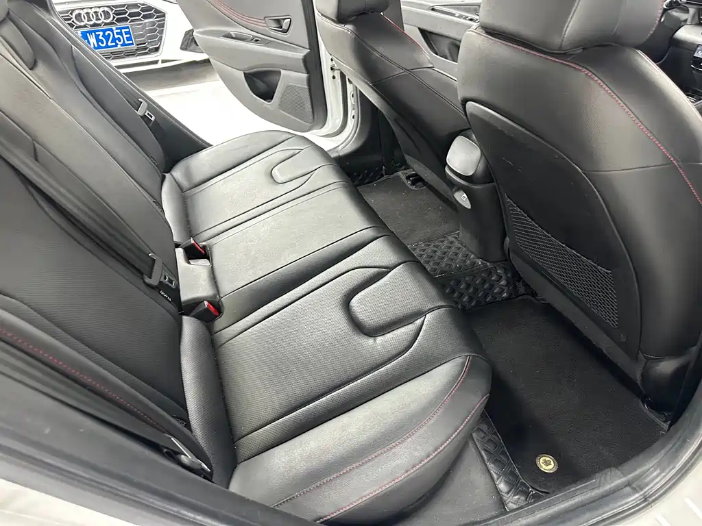 Hyundai Elantra 2021 — фото 10