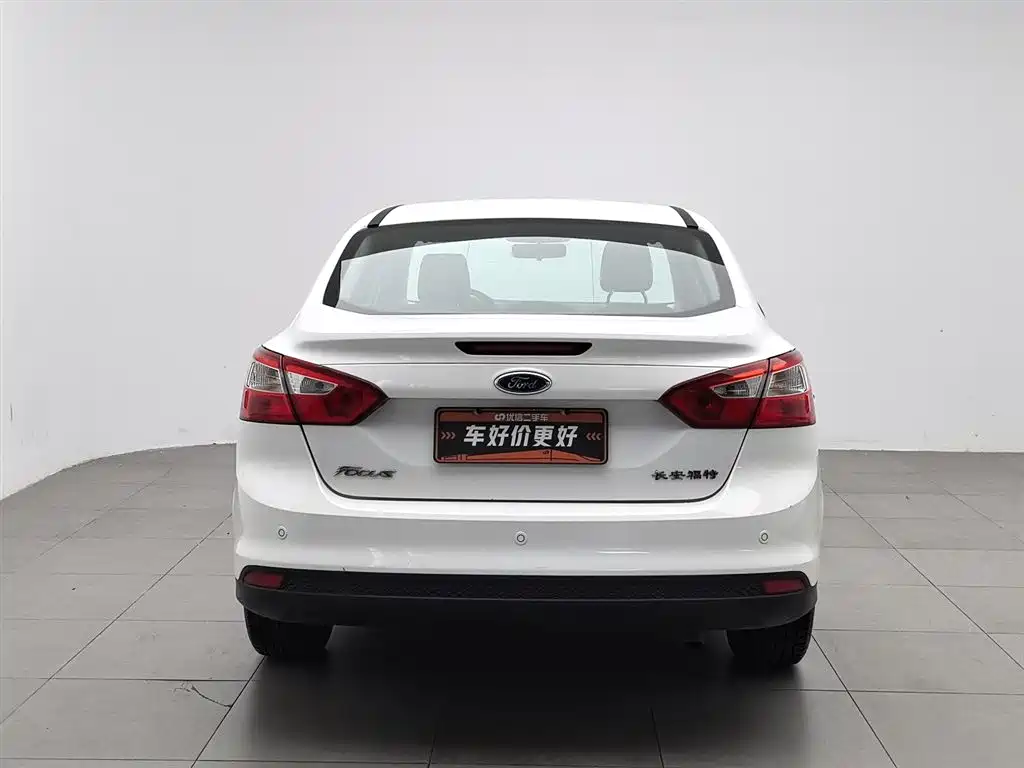 Ford Focus 2015 — фото 4