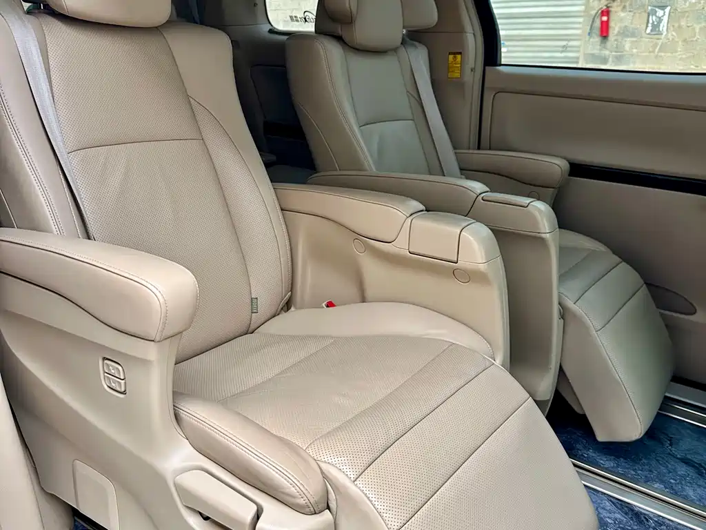 Toyota Alphard 2014 — фото 12