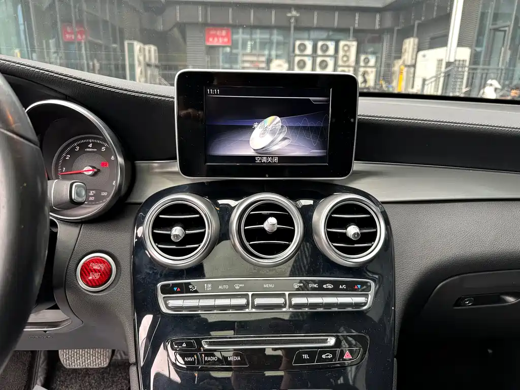 Mercedes-Benz GLC 2017 — фото 15
