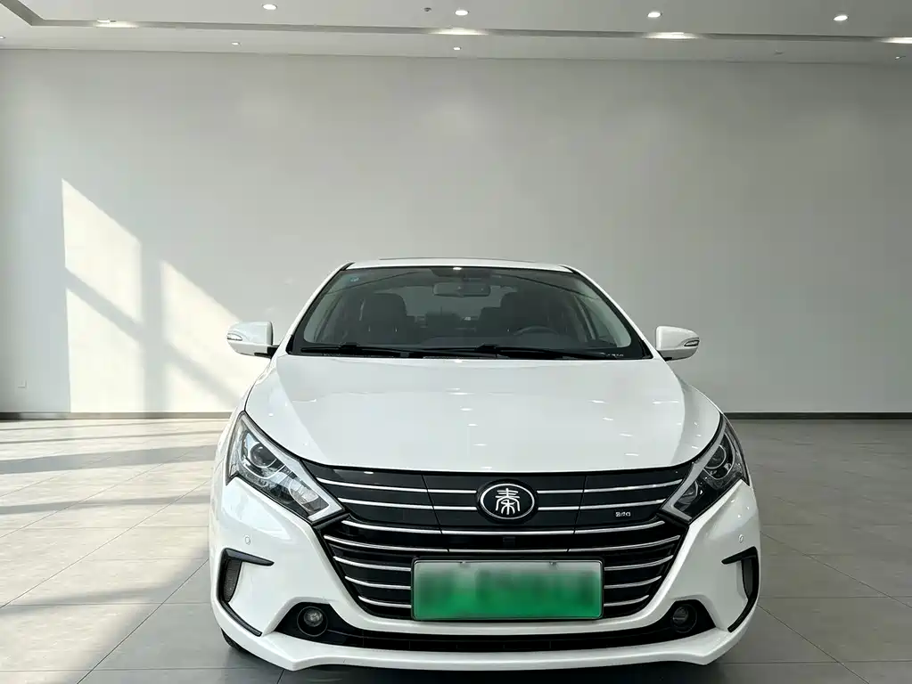 BYD Qin NEV 2018 — фото 9