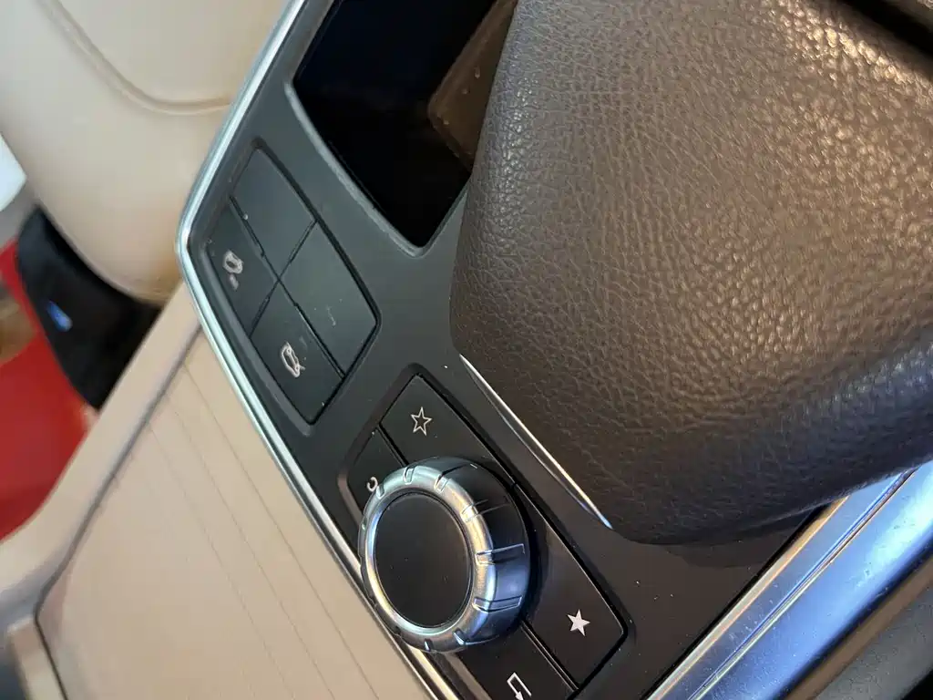 Mercedes-Benz M-Class 2014 — фото 20
