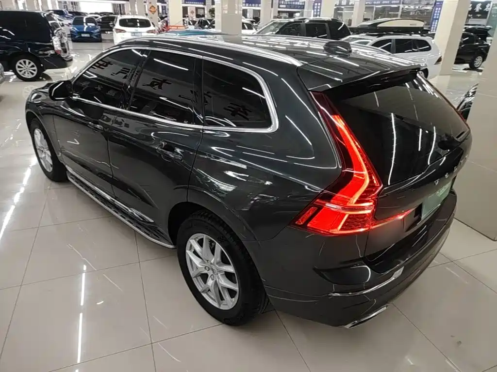 Volvo XC60 2021 — фото 5