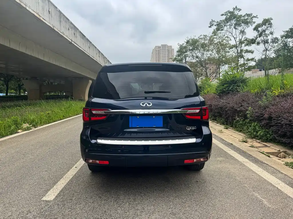 Infiniti QX80 2019 — фото 10
