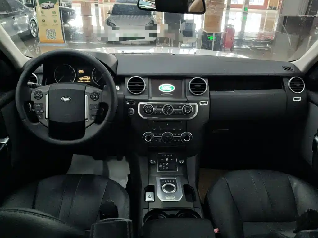 Land Rover Discovery 2015 — фото 10