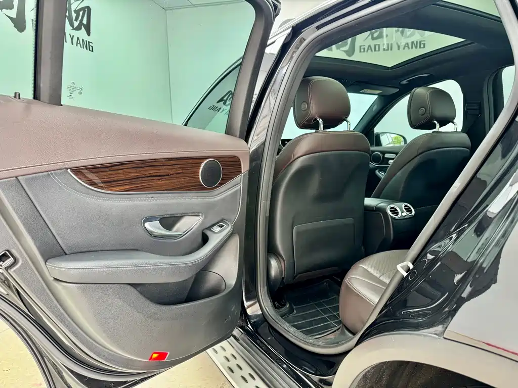 Mercedes-Benz GLC 2017 — фото 10