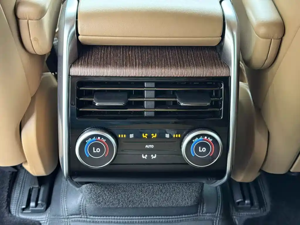 Land Rover Range Rover 2024 — фото 17