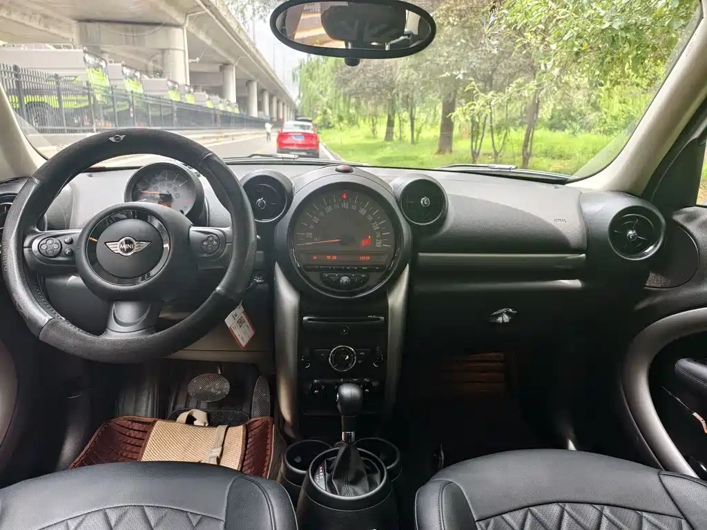 MINI Countryman 2015 — фото 12