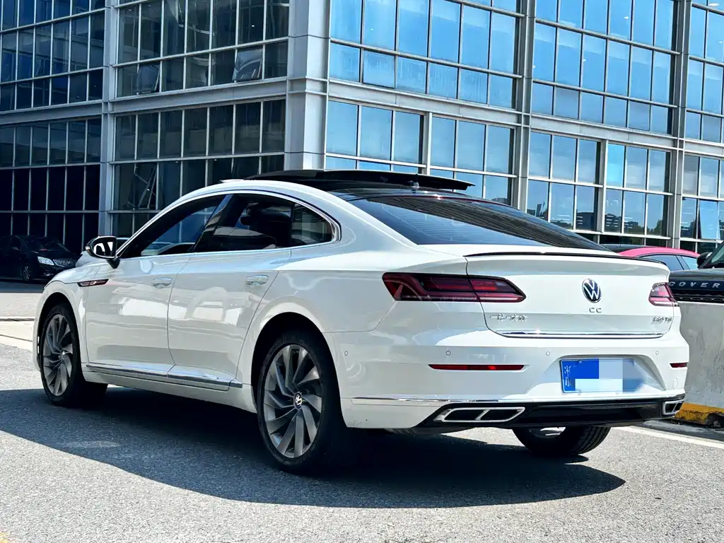 Volkswagen CC 2025 — фото 4