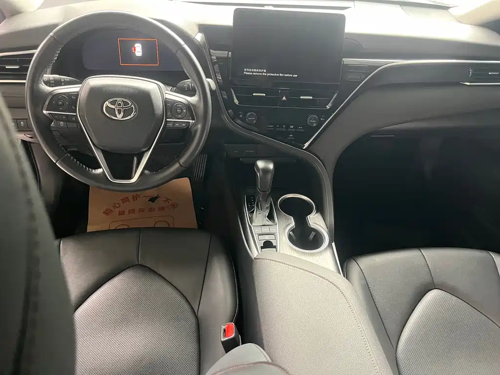 Toyota Camry 2023 — фото 13