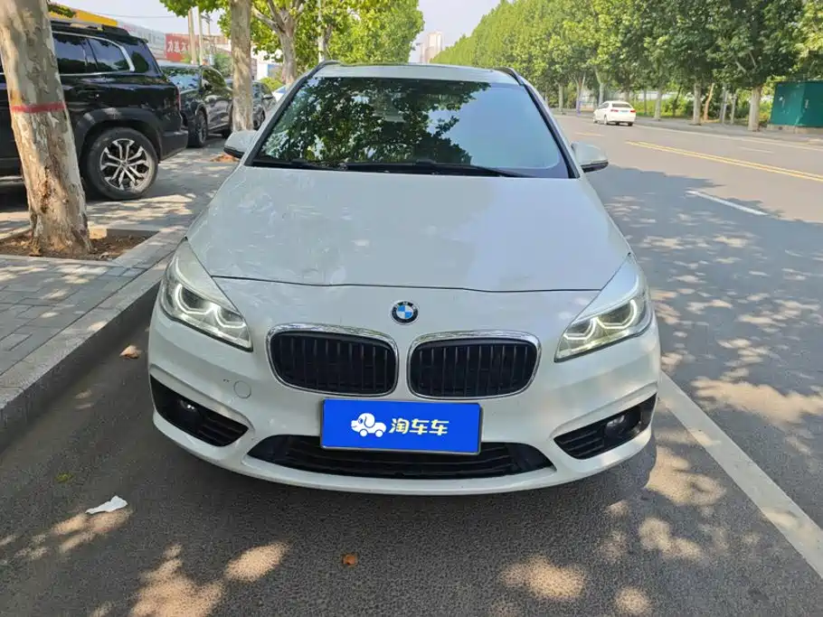 BMW 2 Series Station Wagon 2017 — фото 2