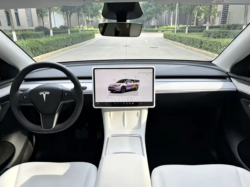 Tesla Model Y 2024 — фото 8