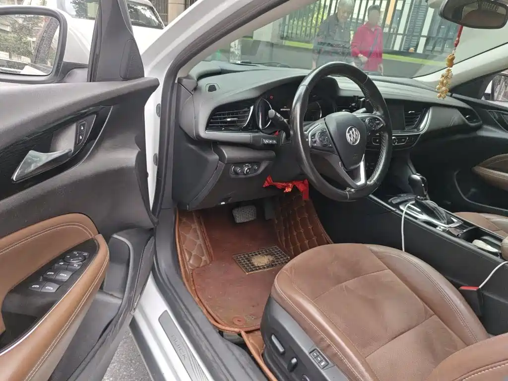 Buick Regal 2018 — фото 17