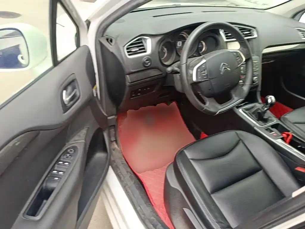 Citroën C4L 2016 — фото 12