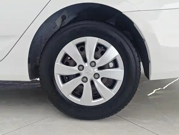 Hyundai Accent 2014