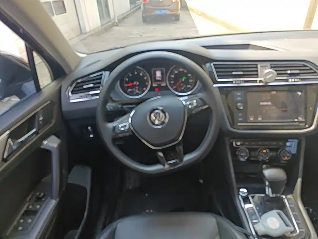 Volkswagen Tiguan L 2018 — фото 3