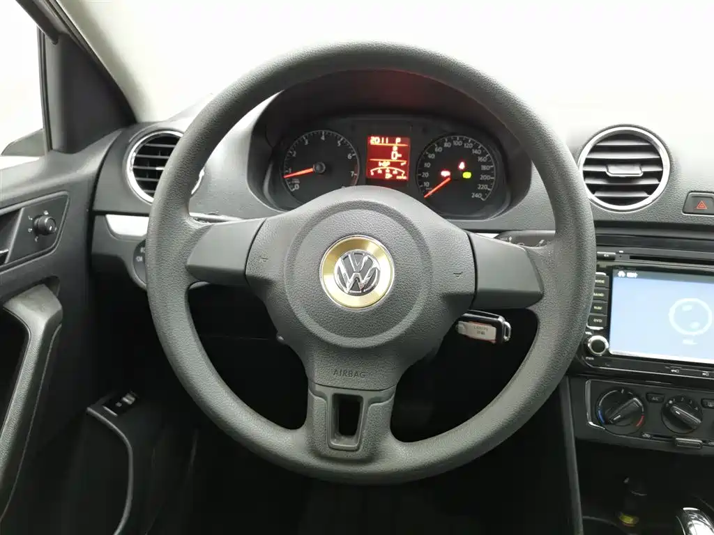 Volkswagen Jetta 2016 — фото 11