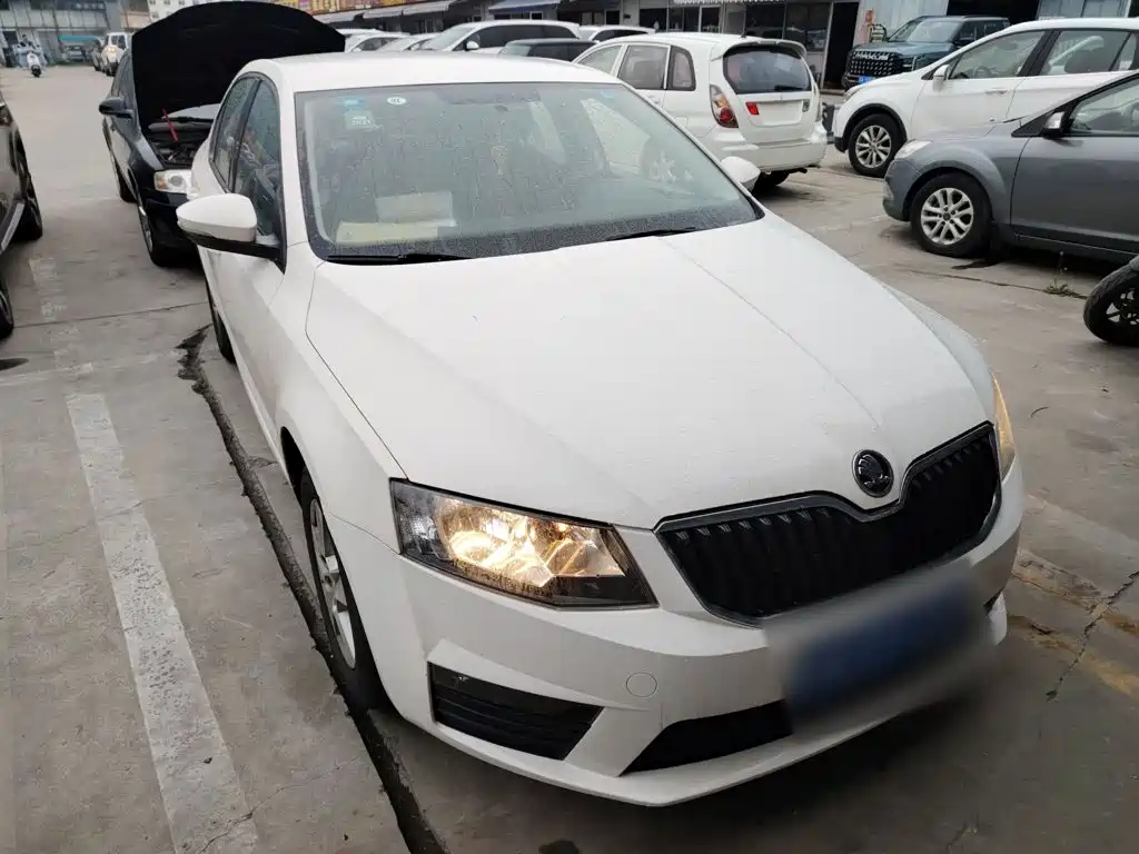 Skoda Octavia 2017 — фото 22
