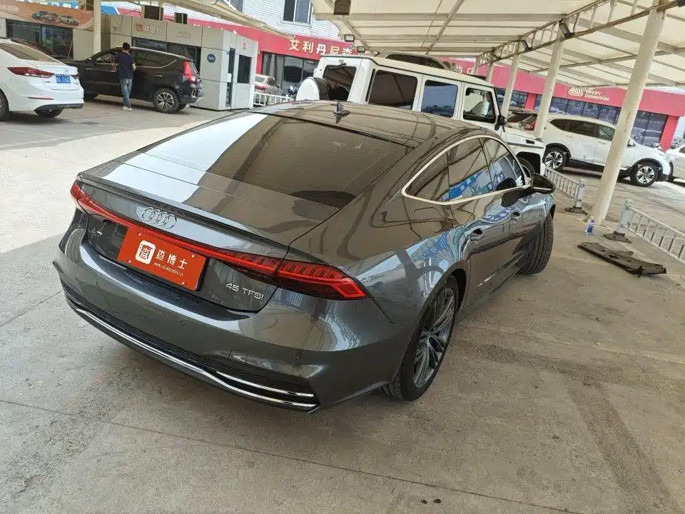 Audi A7 2023 — фото 2
