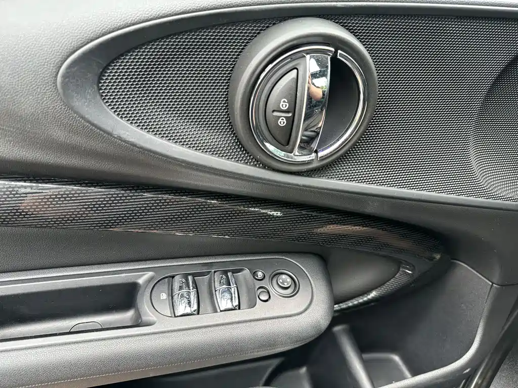 MINI Clubman 2019 — фото 17