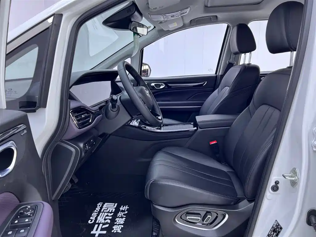 GAC Motor Trumpchi M6 2025 — фото 15