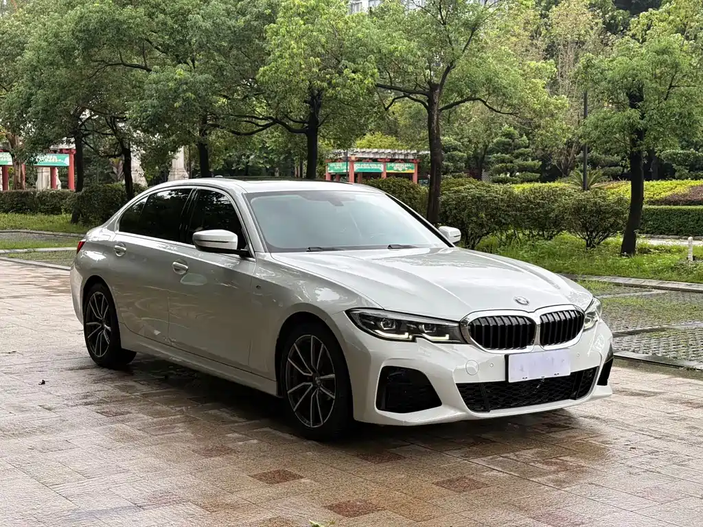 BMW 3 Series 2021 — фото 17