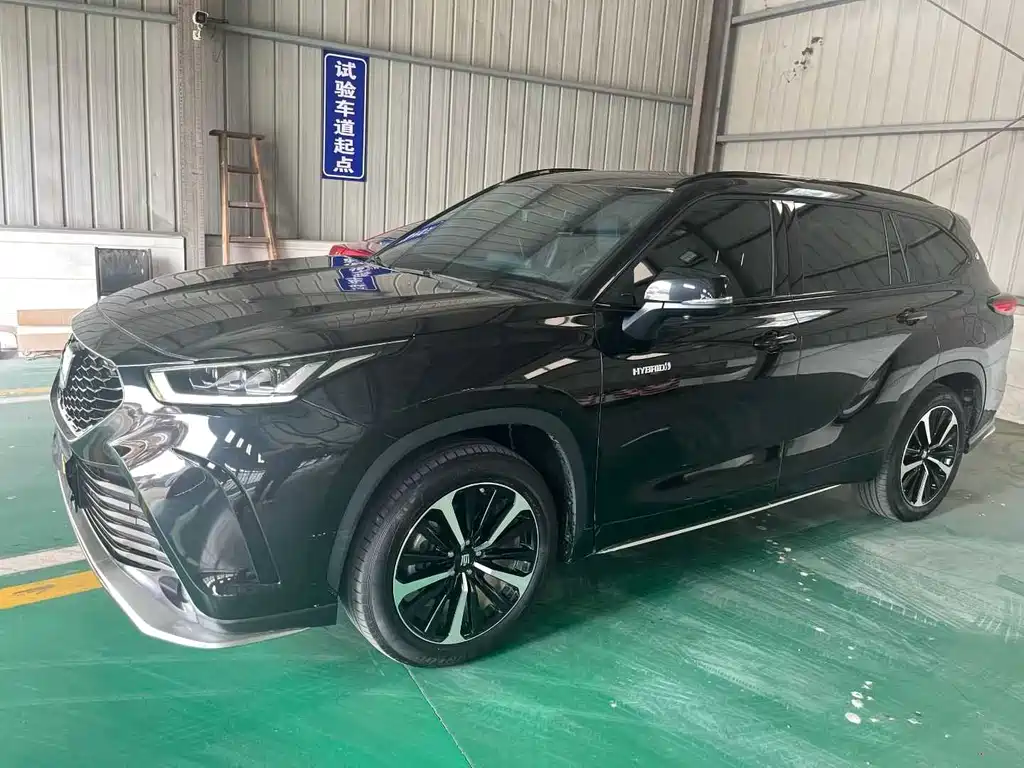 Toyota Crown Kluger 2021