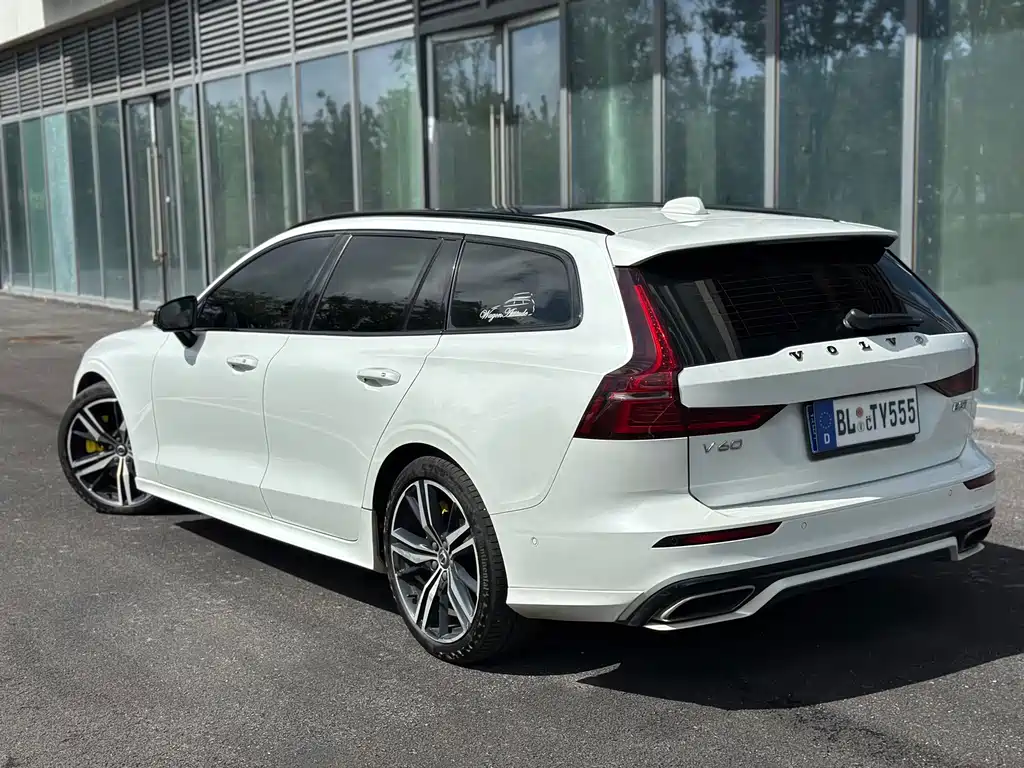 Volvo V60 2020 — фото 2