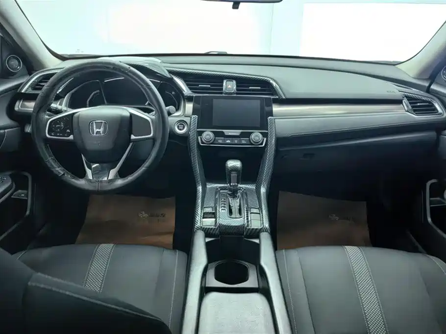 Honda Civic 2019 — фото 12