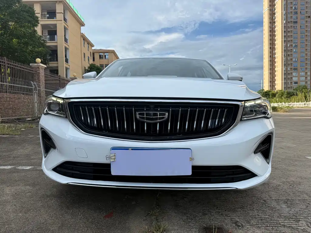 Geely Emgrand 2023